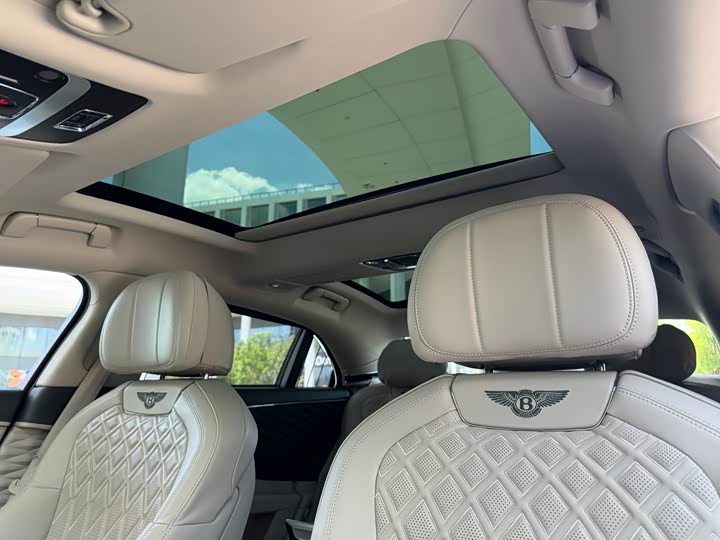 Фото 28 - Bentley Flying Spur