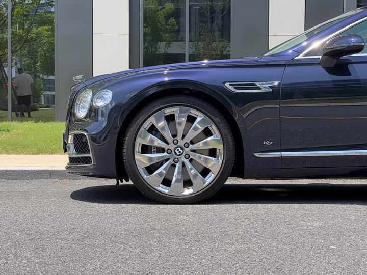 Фото 5 - Bentley Flying Spur