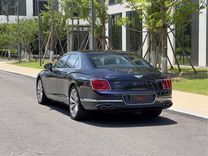 Фото 8 - Bentley Flying Spur