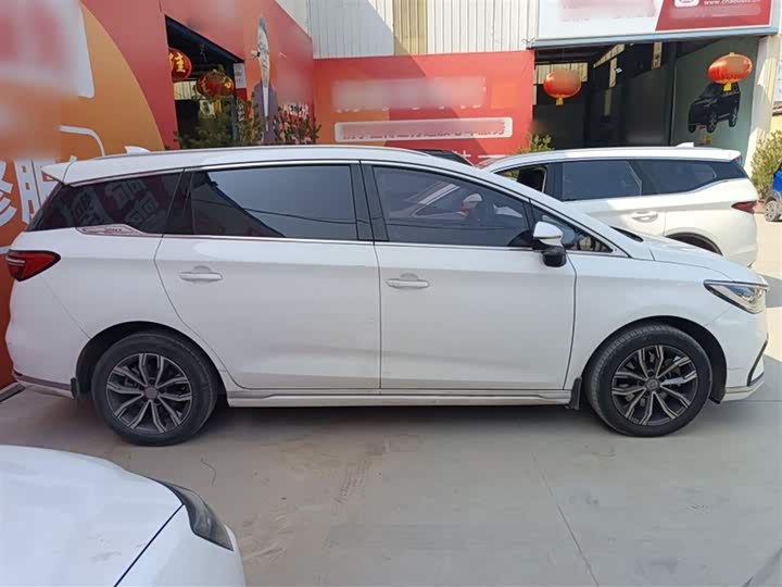 Фото 11 - BYD Song Max