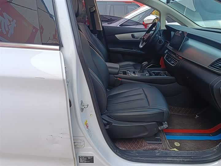 Фото 2 - BYD Song Max