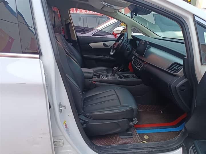 Фото 4 - BYD Song Max