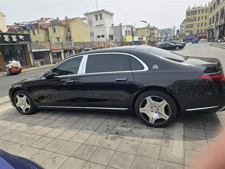Фото 4 - Mercedes-Benz Maybach S-Class