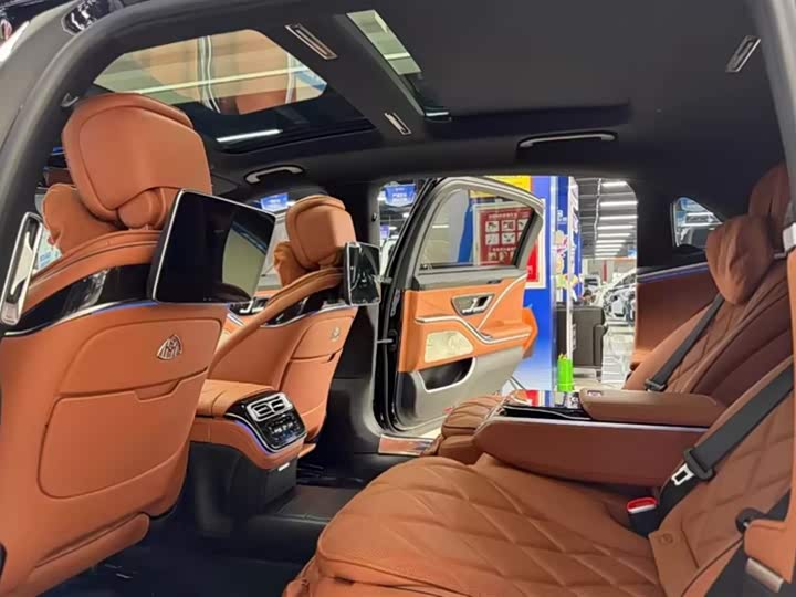 Фото 8 - Mercedes-Benz Maybach S-Class