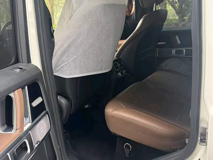 Фото 8 - Mercedes-Benz G-Class