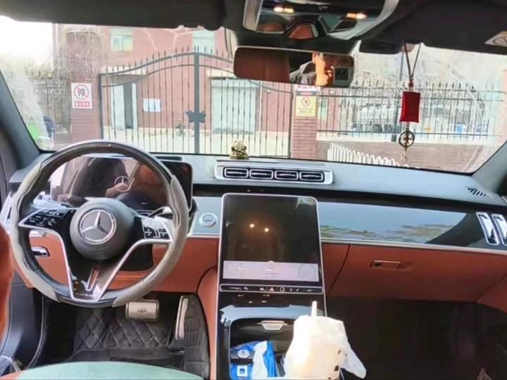 Фото 2 - Mercedes-Benz Maybach S-Class