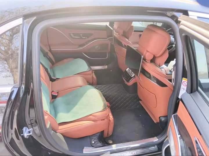 Фото 4 - Mercedes-Benz Maybach S-Class