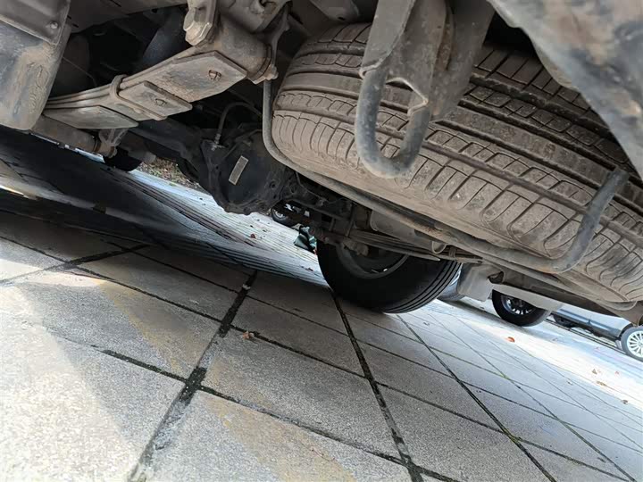 Фото 13 - Dongfeng Forthing Lingzhi M5