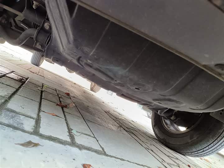 Фото 17 - Dongfeng Forthing Lingzhi M5