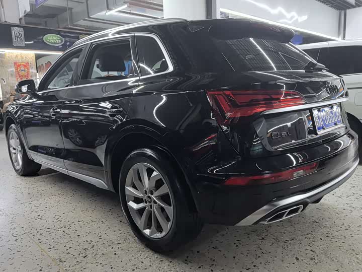 Фото 13 - Audi Q5L