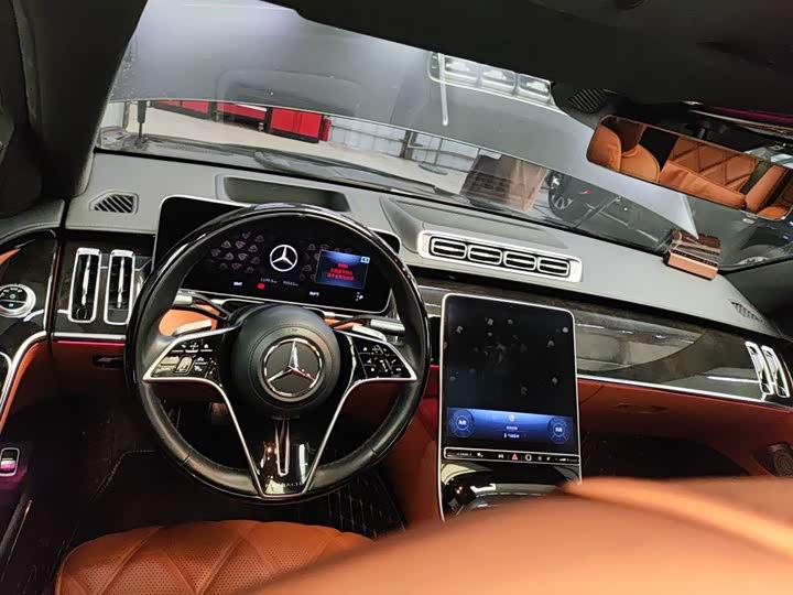 Фото 2 - Mercedes-Benz Maybach S-Class