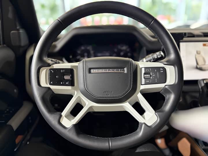 Фото 12 - Land Rover Defender