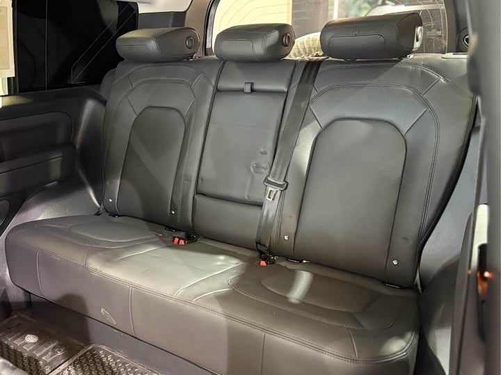 Фото 19 - Land Rover Defender