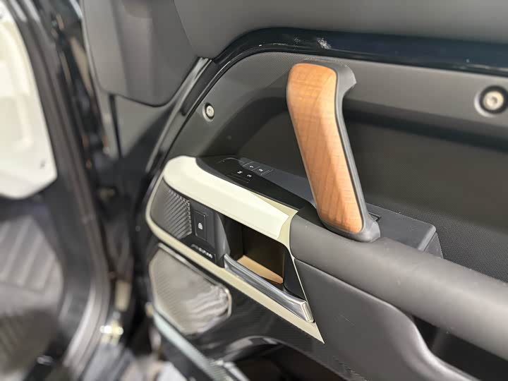 Фото 21 - Land Rover Defender