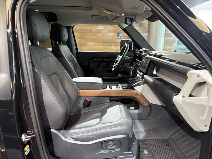 Фото 23 - Land Rover Defender