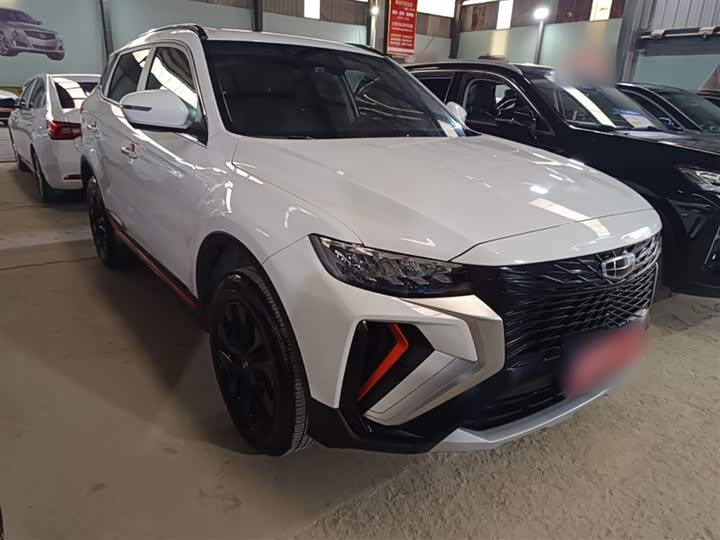 Фото 22 - Geely Atlas