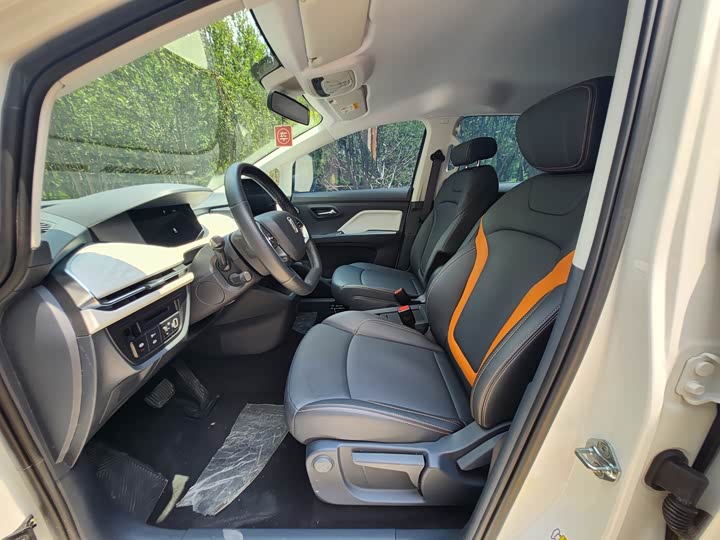 Фото 11 - Bestune NAT