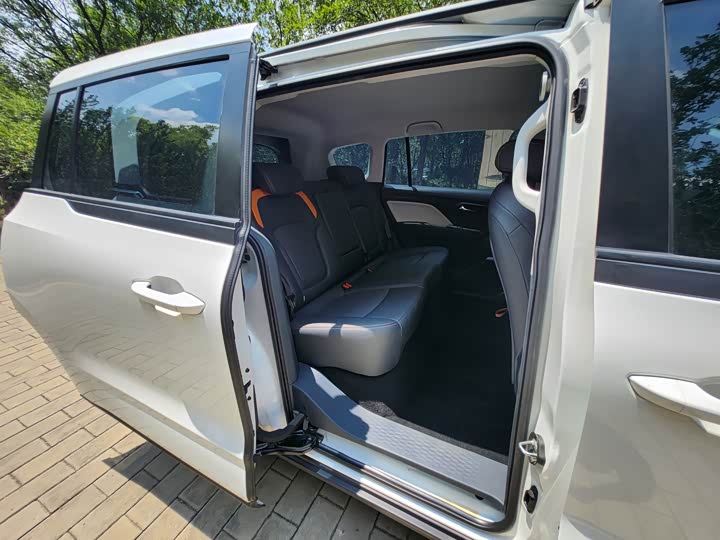 Фото 12 - Bestune NAT