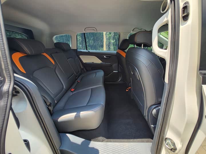 Фото 13 - Bestune NAT