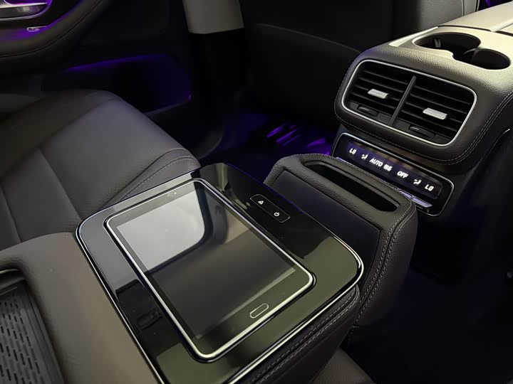 Фото 18 - Mercedes-Benz GLS-Class