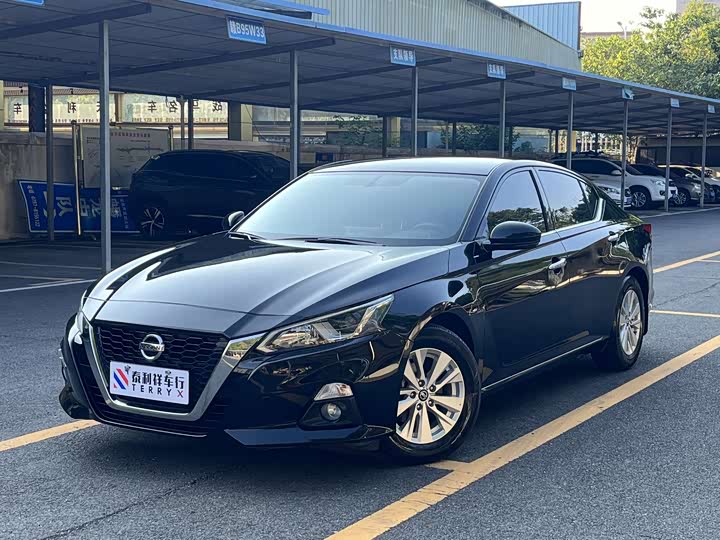 Фото 1 - Nissan Teana