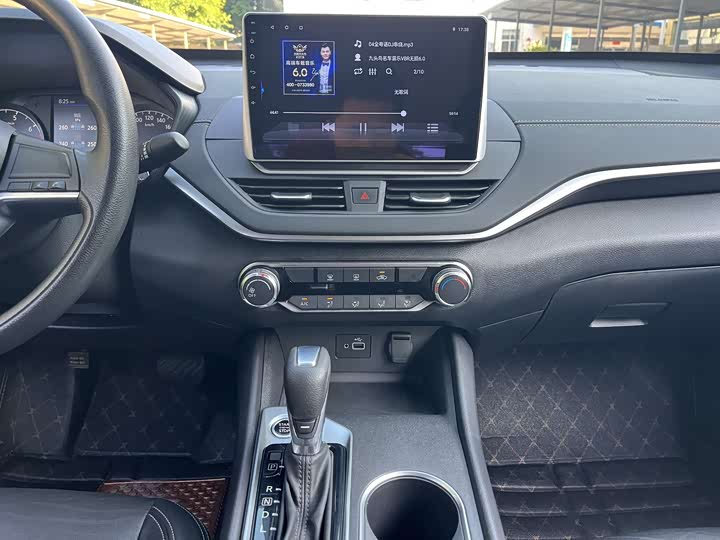 Фото 10 - Nissan Teana