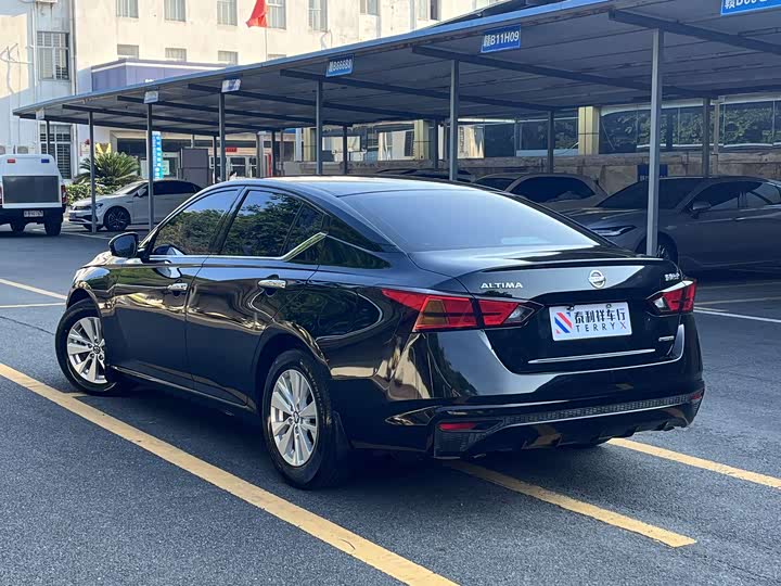 Фото 4 - Nissan Teana