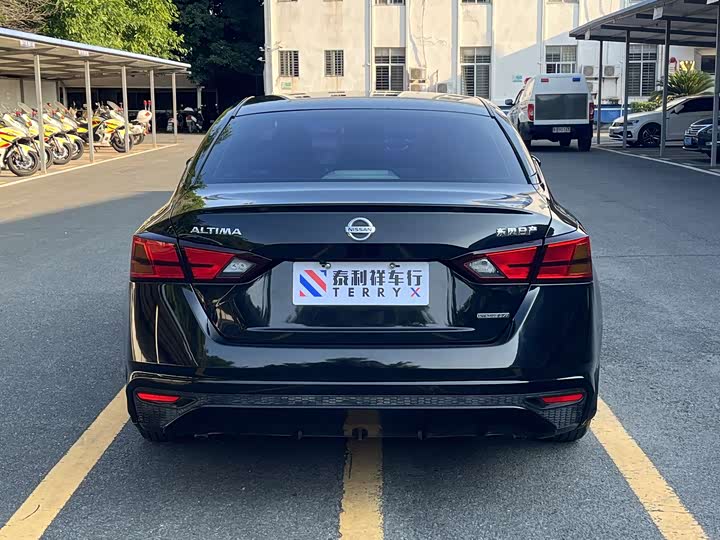 Фото 5 - Nissan Teana