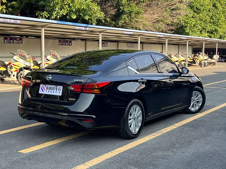 Фото 6 - Nissan Teana