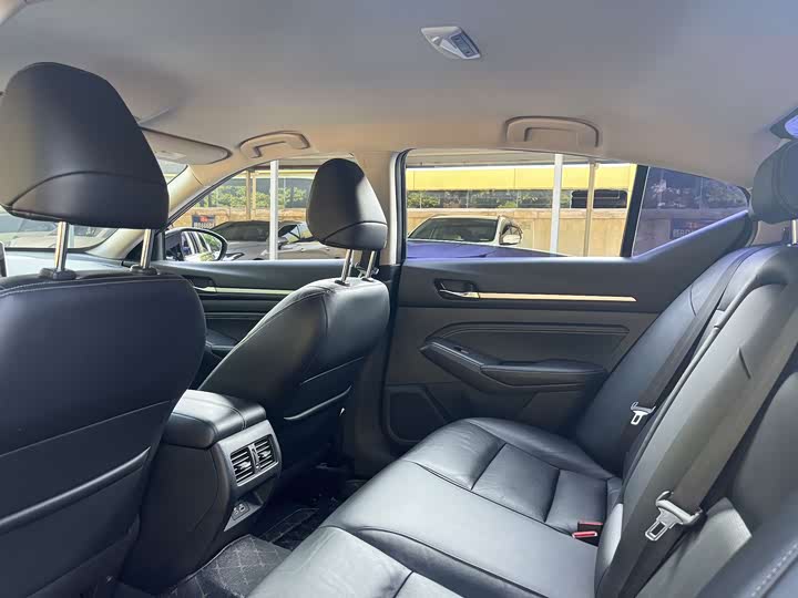 Фото 8 - Nissan Teana