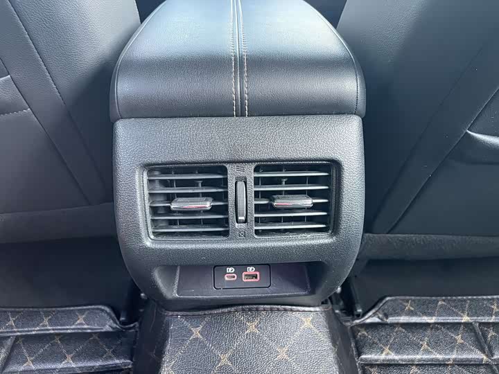 Фото 9 - Nissan Teana