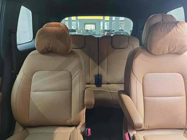 Фото 18 - LiXiang One