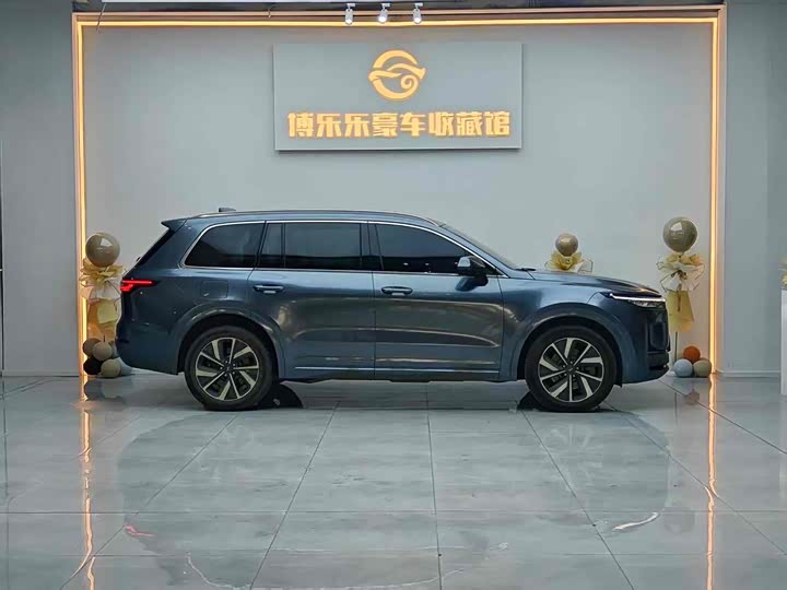 Фото 4 - LiXiang One