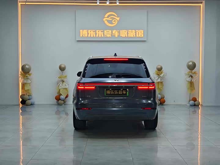 Фото 6 - LiXiang One