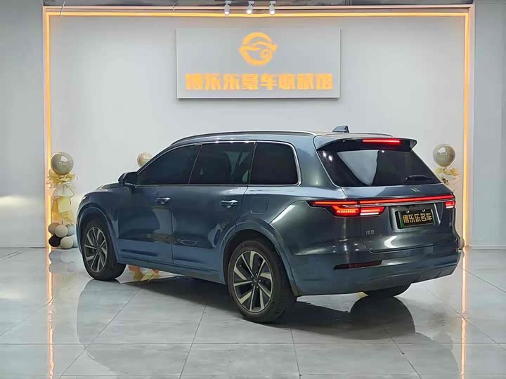 Фото 7 - LiXiang One