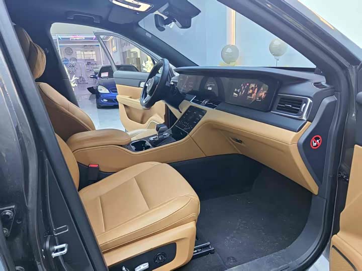 Фото 9 - LiXiang One