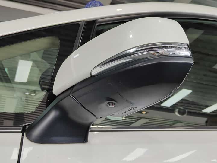 Фото 15 - Toyota Vellfire