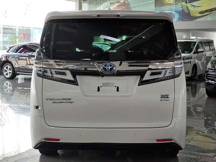 Фото 17 - Toyota Vellfire