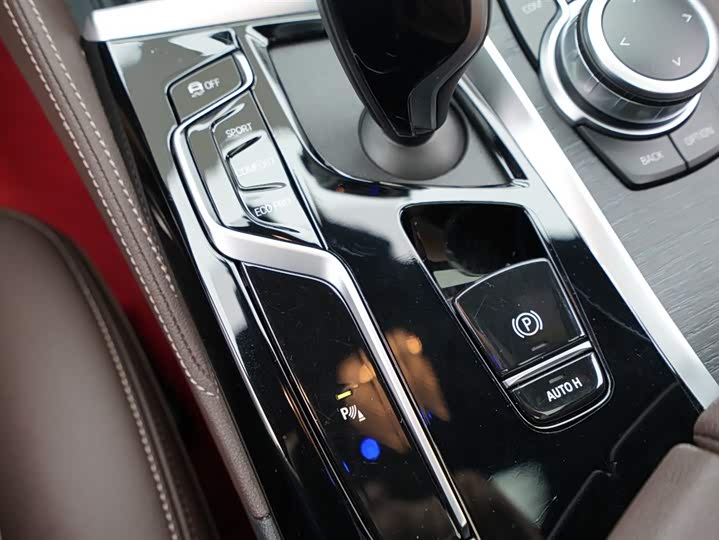 Фото 13 - BMW 5 Series