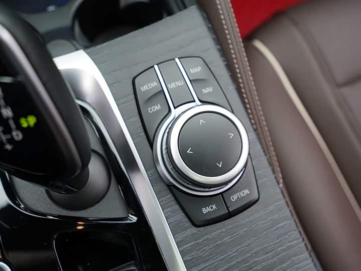 Фото 14 - BMW 5 Series