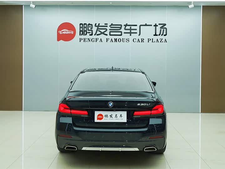 Фото 21 - BMW 5 Series