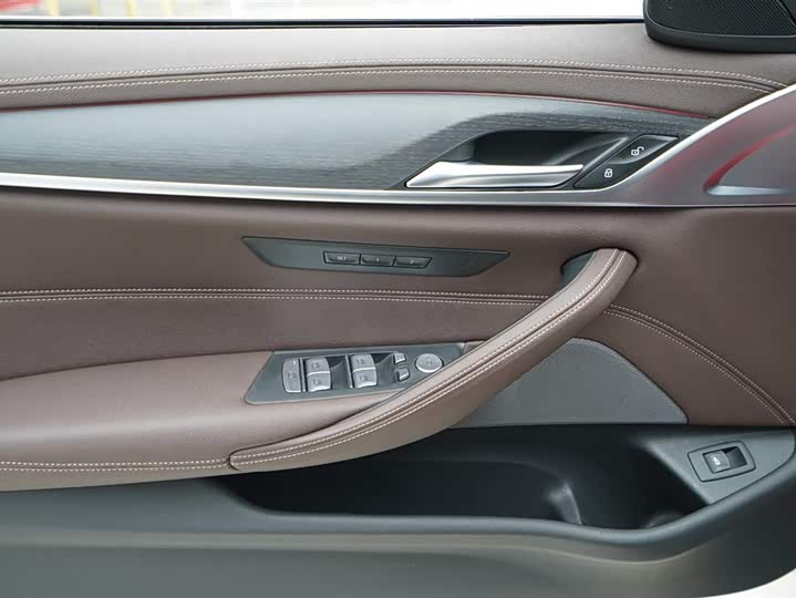 Фото 5 - BMW 5 Series