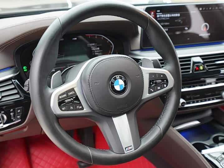 Фото 8 - BMW 5 Series