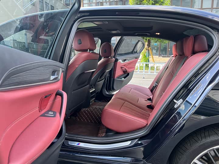 Фото 12 - BMW 5 Series