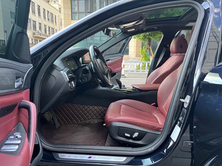 Фото 13 - BMW 5 Series