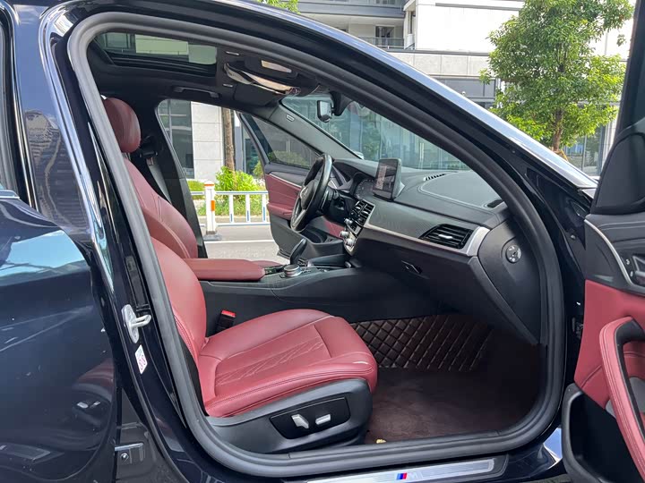 Фото 14 - BMW 5 Series