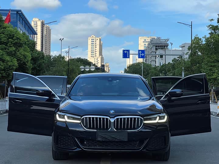 Фото 16 - BMW 5 Series