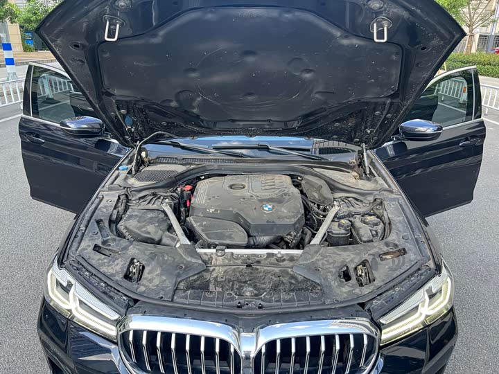 Фото 17 - BMW 5 Series