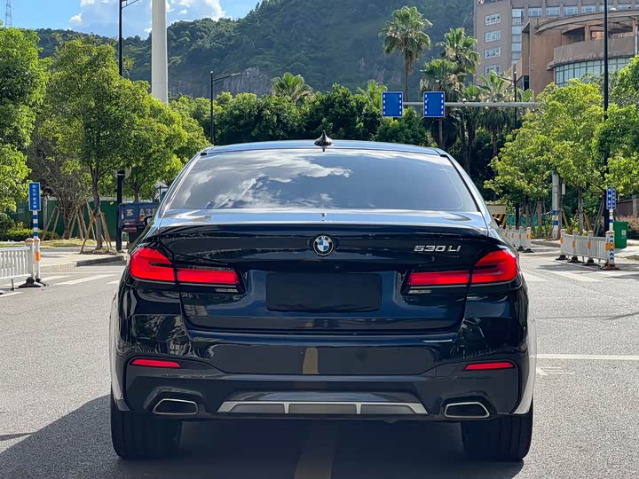 Фото 5 - BMW 5 Series