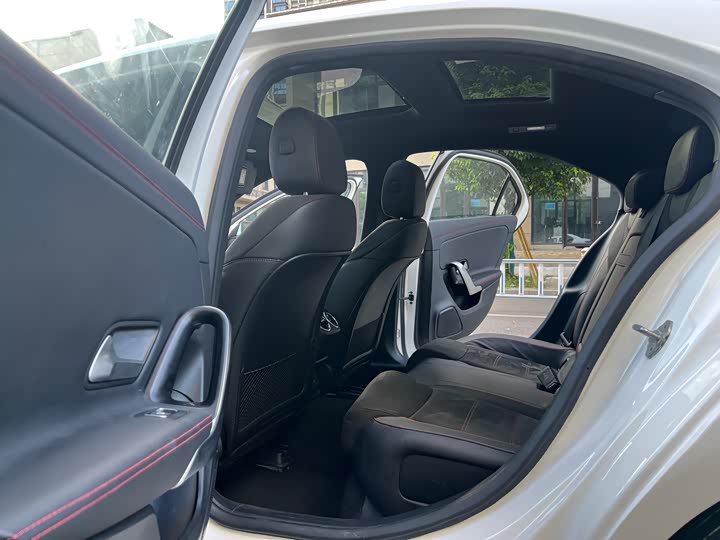 Фото 14 - Mercedes-Benz A-Class